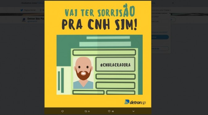 Detran de SP faz campanha para lembrar que pessoas podem sorrir em foto de CNH