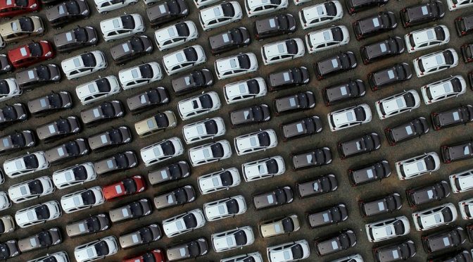 Governo tem 15 dias para definir se 2018 começará com nova regra no IPI de carros