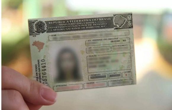 Novo limite de pontos livra pelo menos 200 mil brasileiros da suspensão da CNH