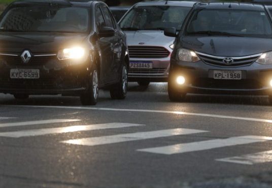 Vai mudar DE NOVO? Veja como serão as novas placas de carro