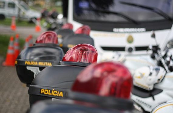 Comissão aprova projeto que pune quem divulgar e compartilhar informações sobre blitz