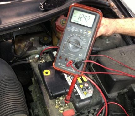 Como aumentar a vida útil da bateria do carro