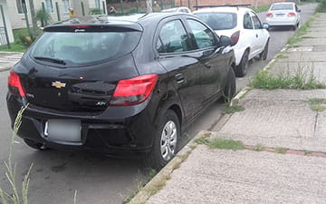 Estacionar diante de guia rebaixada para cadeirantes pode virar infração