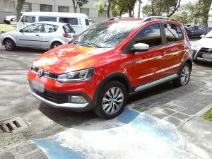 Estacionar em frente à rampa de acesso para pessoa com deficiência não é infração, mas pode se tornar. Veja como!