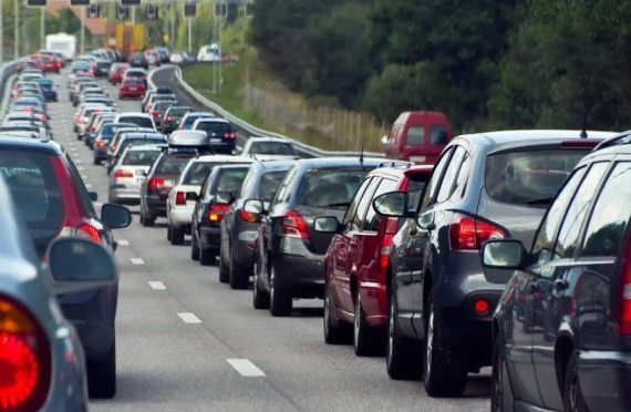 Trânsito em algumas cidades volta ao nível anterior à pandemia: como evitar os congestionamentos?
