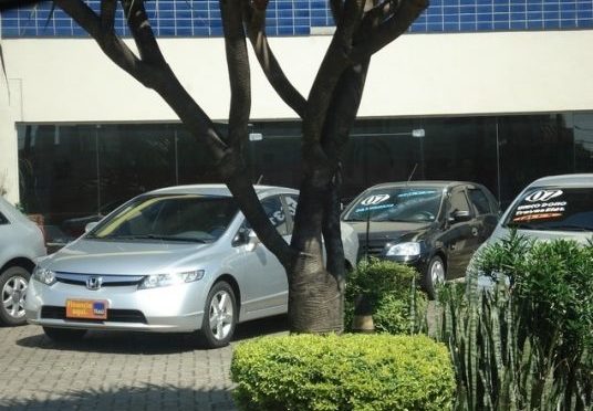 Os fatores que influenciam no preço do carro ao revender