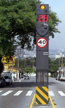 Para especialista, Brasil precisa aumentar o controle de velocidade nas vias