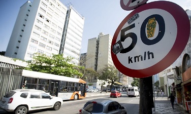 PL prevê suspensão da cobrança de multas de trânsito em casos de calamidade pública