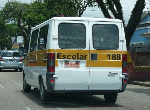 Projeto isenta vans escolares de taxas de serviço metrológico em razão da pandemia