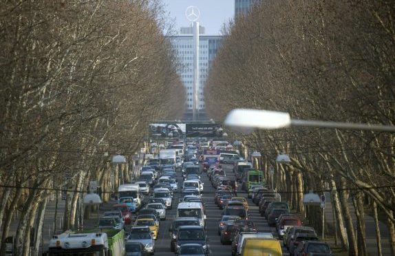 Uso do diesel está em xeque; veja cidades que planejam proibir o combustível