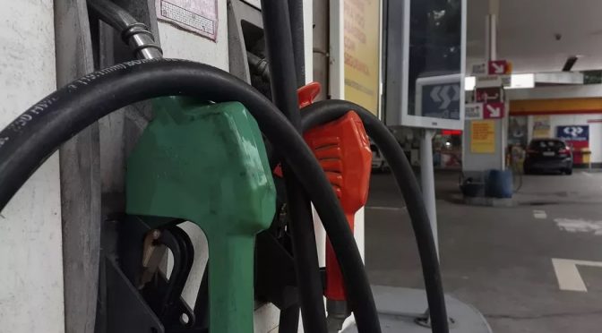 Preço do litro da gasolina cai mais de 20% em um mês; etanol e diesel também registram queda