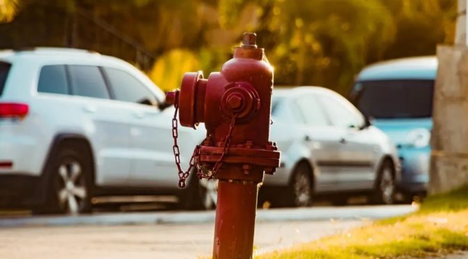 Por que estacionar junto a hidrante de incêndio é infração de trânsito? Veja a resposta!